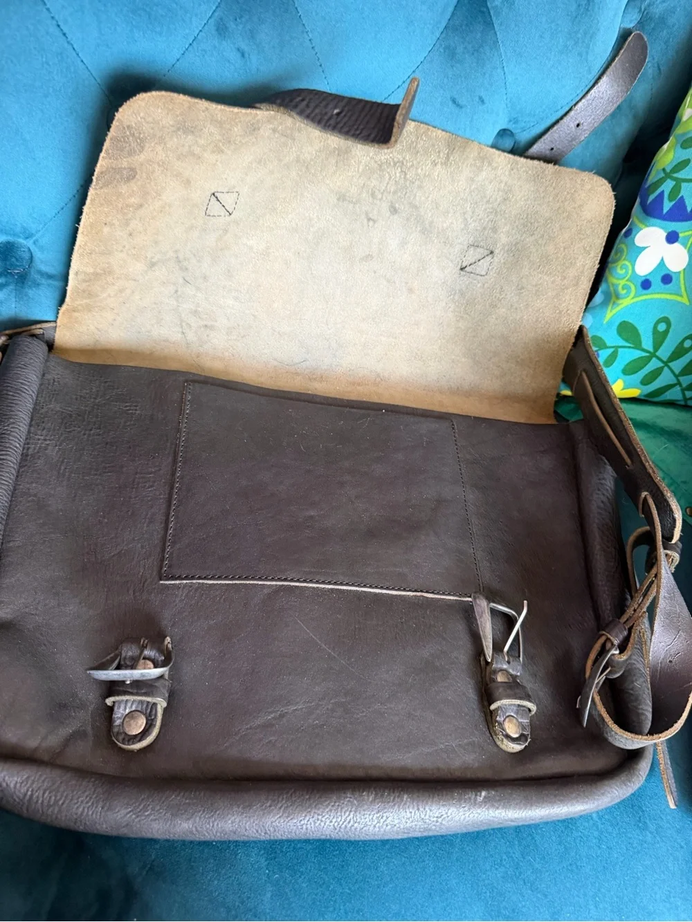 Men's Fluevog Black Leather Messenger Bag - Classic Professional Briefcase